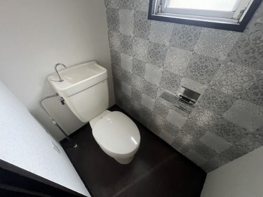 清潔感のあるトイレですね