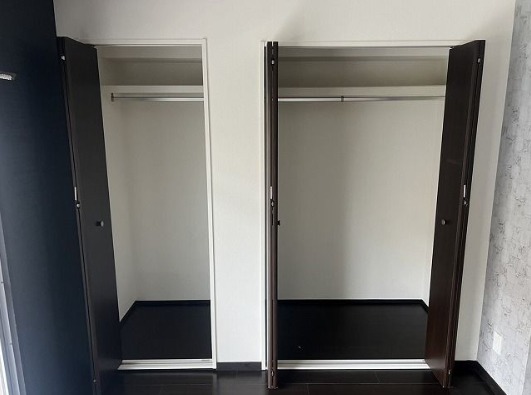 お洋服が多い方でも安心の収納力