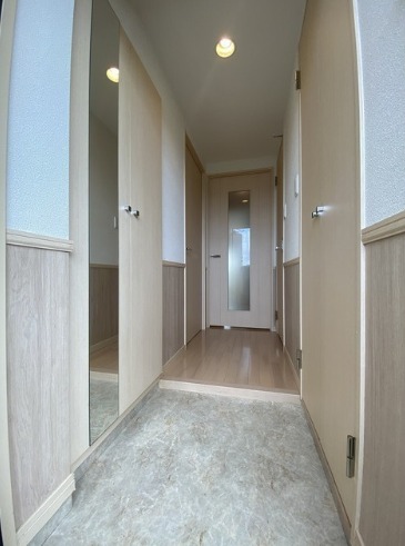 玄関からはこのようになっています。