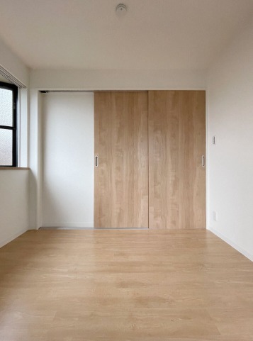 こちら寝室にいかがでしょうか。