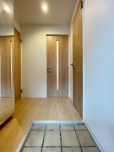 玄関からはこのようになっています。