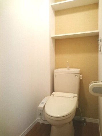 温水洗浄便座付きです。