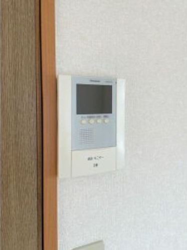 モニター付きインターホンで安心です