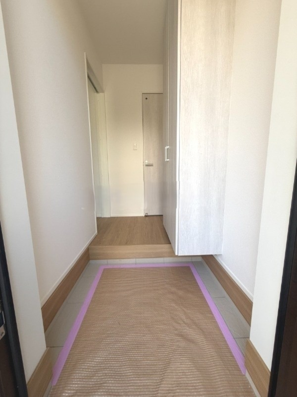 玄関収納もございます。