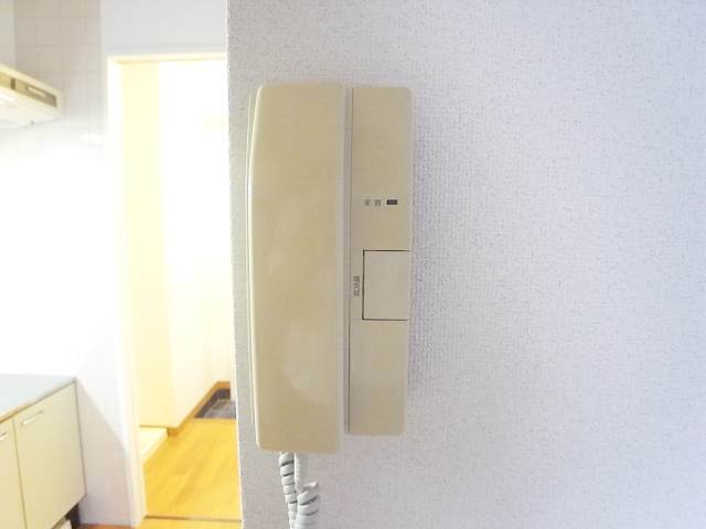 インターホンで安心です。