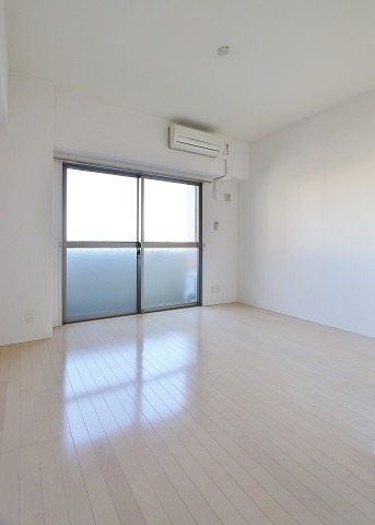 採光部が大きく明るく感じますね