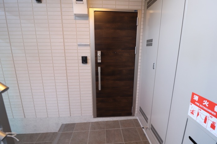 玄関はこんな感じです。