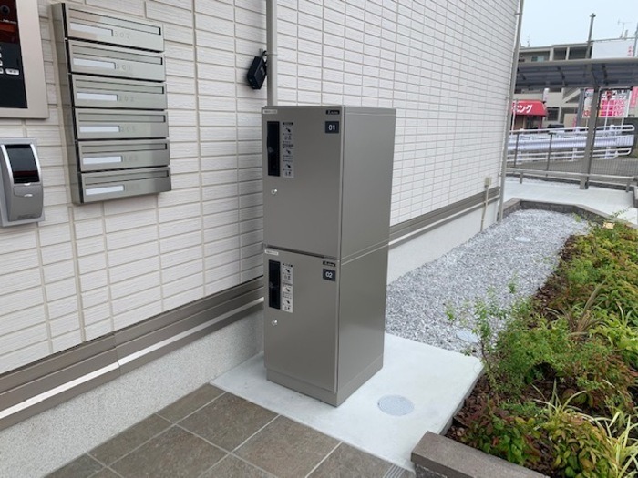 嬉しい宅配ボックス付きです。