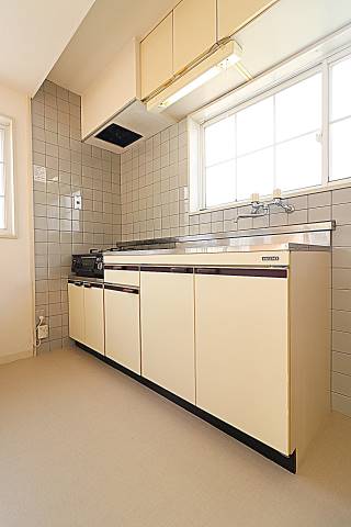 キッチンスペースたっぷりです。