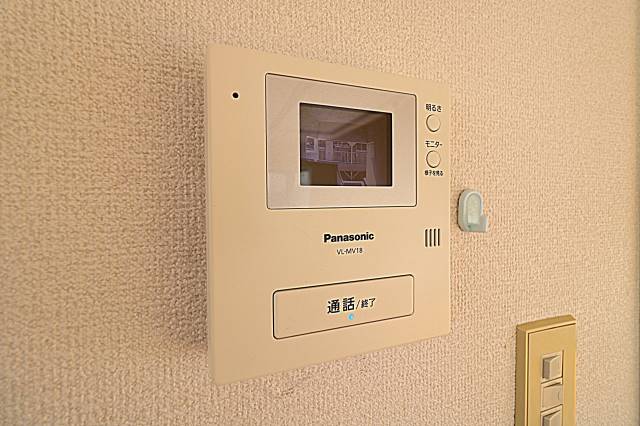 モニタ付きで誰が来ても安心です。