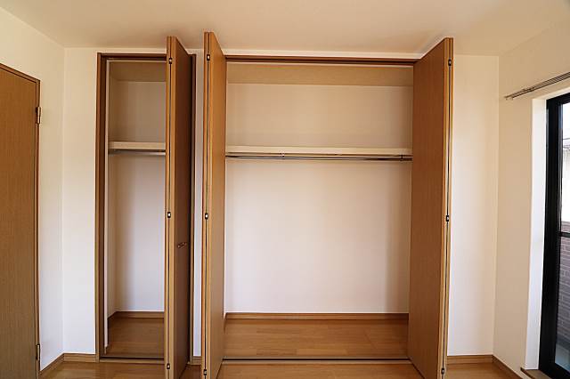 1面クローゼットは大きいですよ。