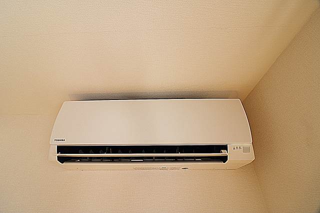まだまだ綺麗なエアコンです。