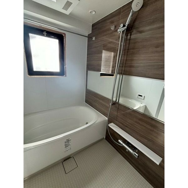 浴室に窓があります