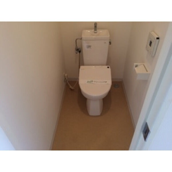 清潔感のあるトイレですね