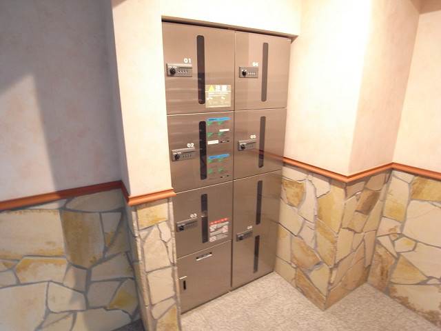 お忙しい方に便利な宅配BOX