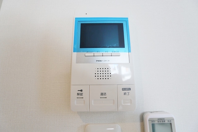 女性の方も安心のモニターフォン付き