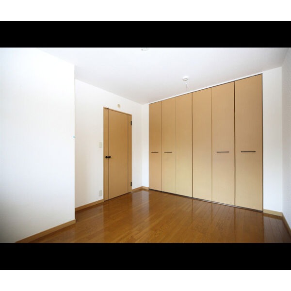 こちらは寝室にいかがでしょうか？？