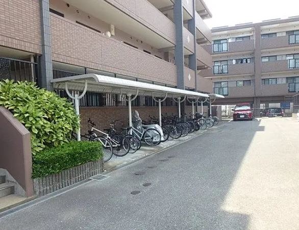 駐輪スペースはこちら