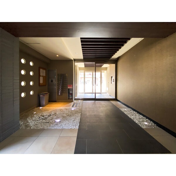 オシャレなエントランスですね