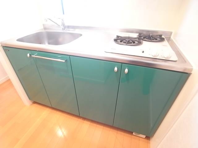 ２口ガスコンロ付きシステムキッチン。