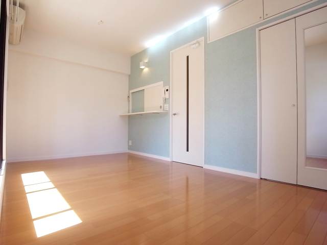 使いやすい形のお部屋です。