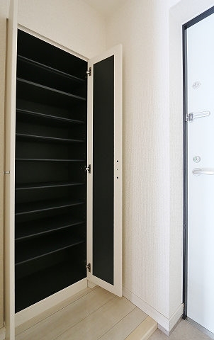 天井高のシューズボックスになってます