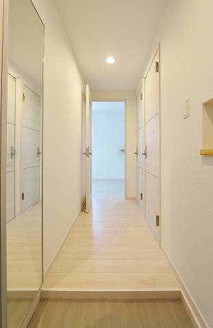 荷物があっても窮屈感を感じませんね