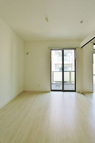 寝室にぴったりの洋室ですね