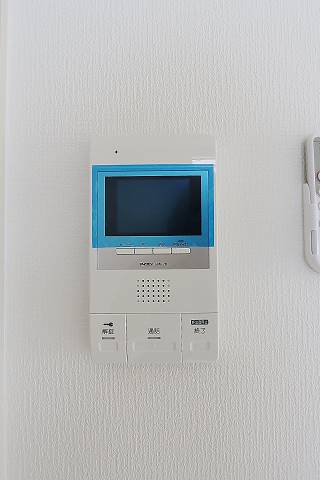 女性の方も安心のモニターフォン