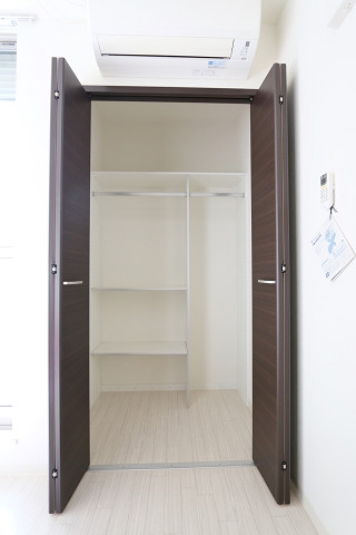 奥行きのあるクローゼット