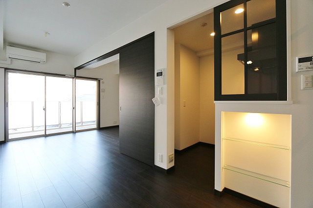 シックな雰囲気がおしゃれな室内です