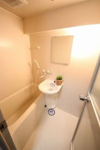 鏡付きで朝の支度できます