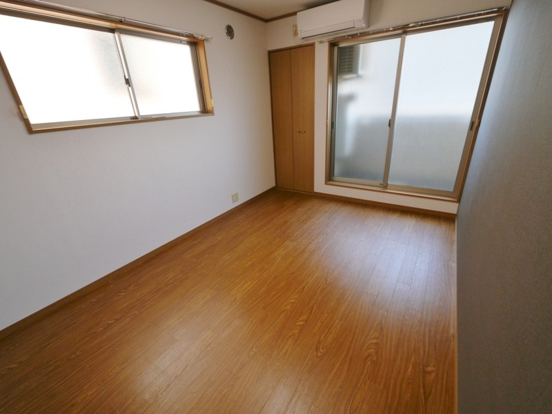 エアコン完備で年中快適に過ごせます