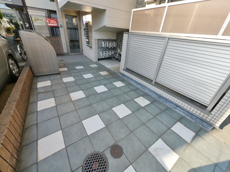 エントランスもきれいになっています