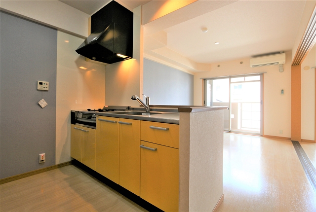 人気のカウンターキッチンです