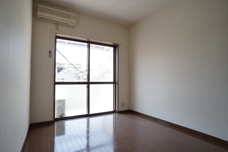 日当たりも良く綺麗なフローリングです。