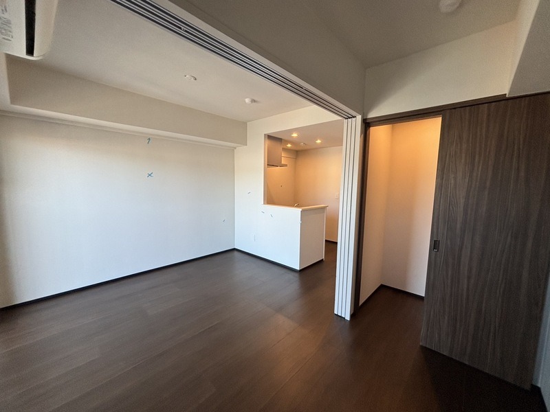 こちらは寝室にぴったりの洋室です