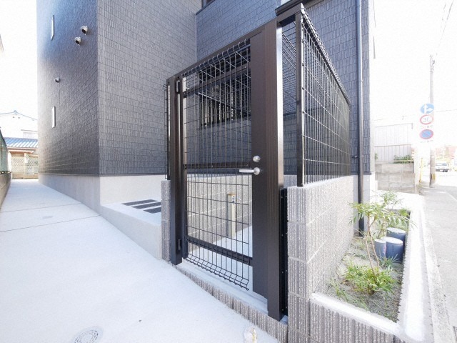 敷地内ゴミ置き場があります。