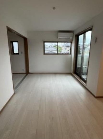 家具の配置がしやすいお部屋です。