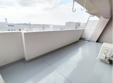 天気のいい日はこちらで洗濯物を干せます