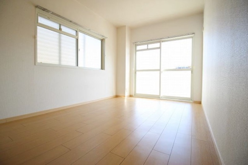 こちら寝室にいかがでしょうか。