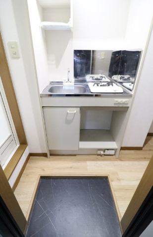 玄関はこちらです。