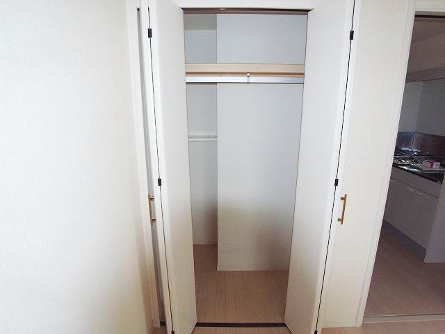 奥行きのある収納もあります