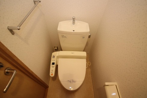 ウォシュレット付きで快適です