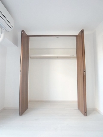 奥行きのあるクローゼット