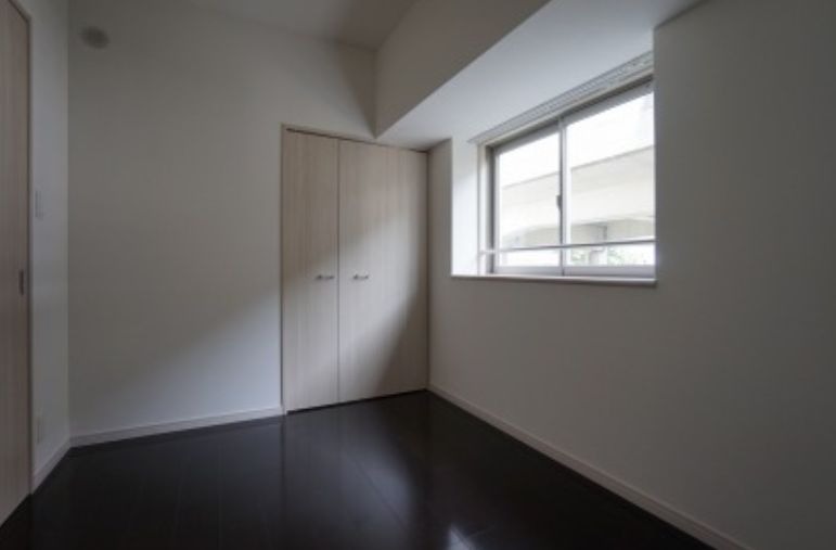 壁一面に収納できるクローゼット