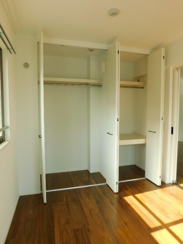 お洋服が多い方でも楽々収納できます