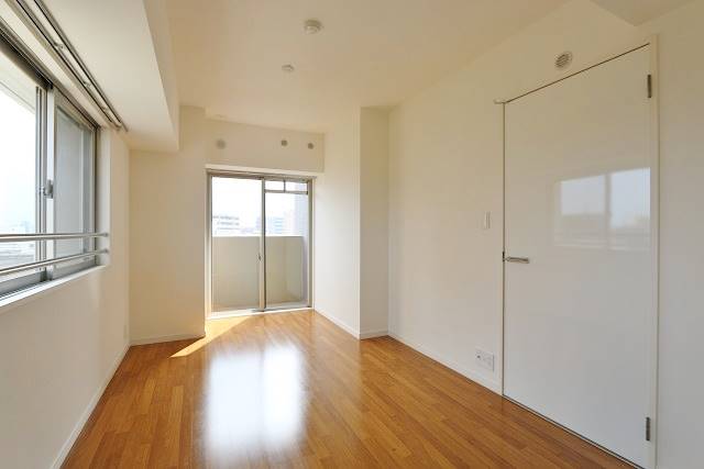 二面採光で明るいお部屋です