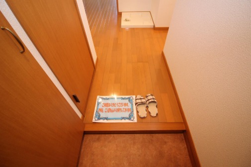 玄関からはこのようになっています。