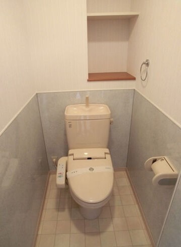 嬉しい温水洗浄便座付きです